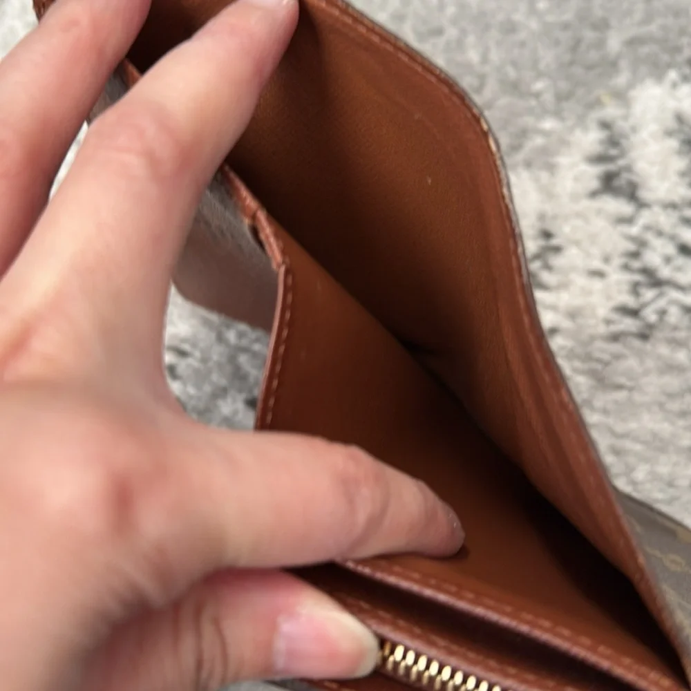 Authentic Louis Vuitton Tresor wallet - Picture 4 of 11